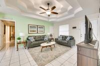 Pet-Friendly Edinburg Apartment with Pool Access! - Bed and Breakfast Edinburg