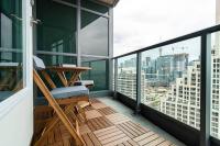 Beautiful 1BD 1BA Condo Lake and City Views - Bed and Breakfast Toronto