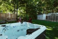 Beach House 5 Star Gem with a Muskoka room and Yoga Studio - B&B Innisfil