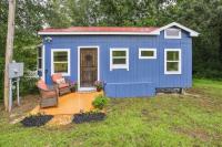 Pendergrass Tiny Home Cabin on Pond with Fire Pit! - B&B