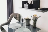 HH 02 by ROCKCHAIR - SUPERHOST Status - Modernes Apartment mit sonnigem Balkon & premium Boxspringbetten in Winterhude - Hamburg Top Geheimtipp - Chambres d'hôtes Hambourg