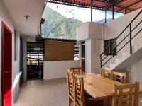B&B Baños - Town Apartment with terrace 4 bedrooms 3 baths - Bed and Breakfast Baños