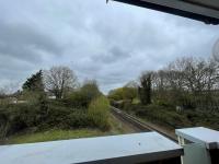 Addlestone Modern 4 Bedroom Townhouse - B&B Addlestone