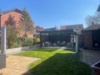 Beautiful 5 Bed 3 Bathroom Detached Family Home 8 - B&B