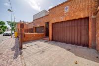 A Casa Grande CASA CAFE MADRID 22 PERSONAS - Chambres d’hôtes Pozuelo de Alarcón