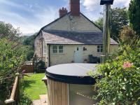 B&B Llangollen - Riverside Cottage - Bed and Breakfast Llangollen