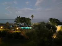 Grand studio les pieds dans l'eau - B&B