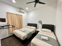 Yolo 10PAX CentralTown in AirPutih, PS4, Netflix - Chambres d'hôtes Kuantan