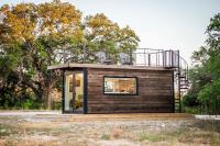 B&B Fredericksburg - New The Sunrise Cozy Container Home - Bed and Breakfast Fredericksburg