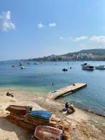 Modern Seafront 2BD Apartment with Terrace & Sea View - Xemxija - Ferienwohnung St Paul's Bay