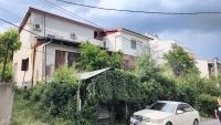 Digital nomad, 80 sqm, wonderful Milenium Cross view,free park,16 min by walk to center, quiet nbhd - Chambres d'hôtes Skopje