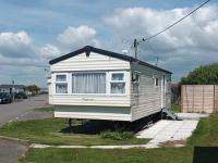 B&B Selsey - Joyce's Van, West Sands - Bed and Breakfast Selsey