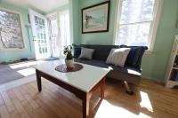 Little House by the Brook - Bed and Breakfast