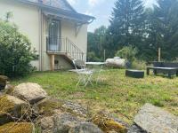 Petite maison en Auvergne - B&B