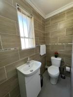 Spacious stay-in bachelor apartment - B&B Kempton Park