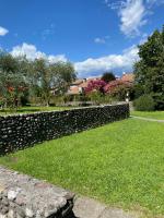Holiday home Punta D'Oro with garden, parking place and lake access at 300 m - Chambres d'hôtes Iseo