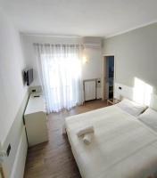 Deluxe Doppelzimmer mit seitlichem Meerblick