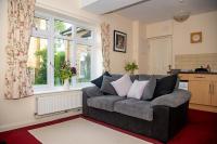 B&B Harrietsham - Entire apt. quiet area near Leeds Castle Maidstone - Bed and Breakfast Harrietsham