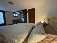 Creek’s cave studio - The paradise for climbers - B&B Arcegno