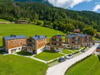 GreenWood Chalet - Spacious Alpine Retreat with Mountain Views - B&B Vodo di Cadore