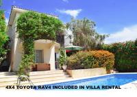 B&B Peyia - Villa Talassa with HEATED POOL, JACUZZI and 4x4 CAR - Bed and Breakfast Peyia