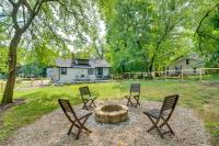 B&B Lake Geneva - Welcoming Williams Bay Cottage with Deck and Fire Pit! - Bed and Breakfast Lake Geneva