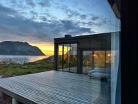 B&B Lyngværet - NEW! Lofoten Luxury Home near Henningsvaer - Bed and Breakfast Lyngværet