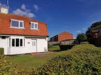 Entire 3 bedroom house 5 minutes from the beach - B&B