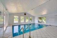 Missouri Castle with Private Lake, Pool and 100 Acres! - B&B Avon