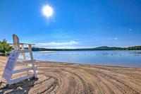 Walk to Beaches Tree-Lined Pocono Lake Retreat! - Bed and Breakfast