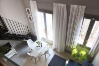 Deluxe Studio mit Balkon