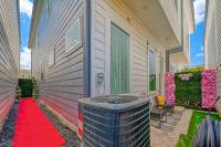 Elegant 3BR Haven- Games, Luxury & Lush Garden - Bed and Breakfast Houston