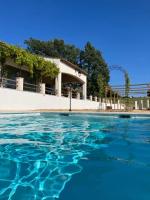 Charmante maison avec piscine - B&B