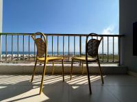 Apt - Sleeps 6 - Balcony - Parking - Ferienwohnung Fumba