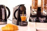 Sea and Airport - B&B Artémida