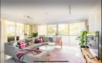 B&B Gold Coast - Beachside Beauty at Burleigh Pavilion! - Bed and Breakfast Gold Coast