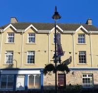 B&B Drumshanbo - Paddy Mac's Self Catering Holiday Bar - Bed and Breakfast Drumshanbo