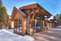 Two Bedroom Condo with Parking, Pool, Hot Tub - Steps to Main Street - B&B Breckenridge
