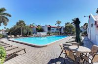 Anna Maria Island Runaway Tropical Dream-One Minute Walk To The Beach-Heated Pool - B&B Bradenton Beach