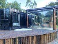 Casa Container, Vista para o Lago e integrada com a Natureza - Miguel Pereira - B&B