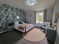 B&B Rossendale - 4 bed charming, Family-friendly cottage 1694 - Bed and Breakfast Rossendale