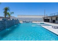 Desert getaway retreat pool spa billiards bbq - Bed and Breakfast