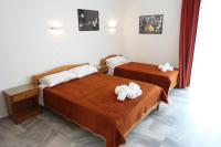 Studio (3 Adults)