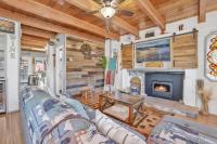 Jay Bird Landing Escape- Hot Tub- Central Location - B&B Big Bear City