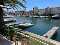 Grande Villa de 130 m2 avec SPA et amarrage privé 14x8M - B&B Grimaud