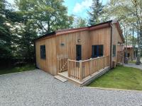 Breckland Lodge 1 with Hot Tub - B&B Belladrum
