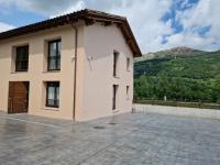 Apartamentos Villa de Panes - La Plaza - B&B