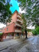 Tranquil Retreat in the Heart of Sofia: 2BR - B&B Sofia