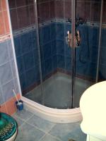 2 habitaciones comunicadas con baño privado