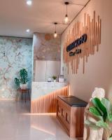 Olivia SOHO Guest House - Bed and Breakfast Legian